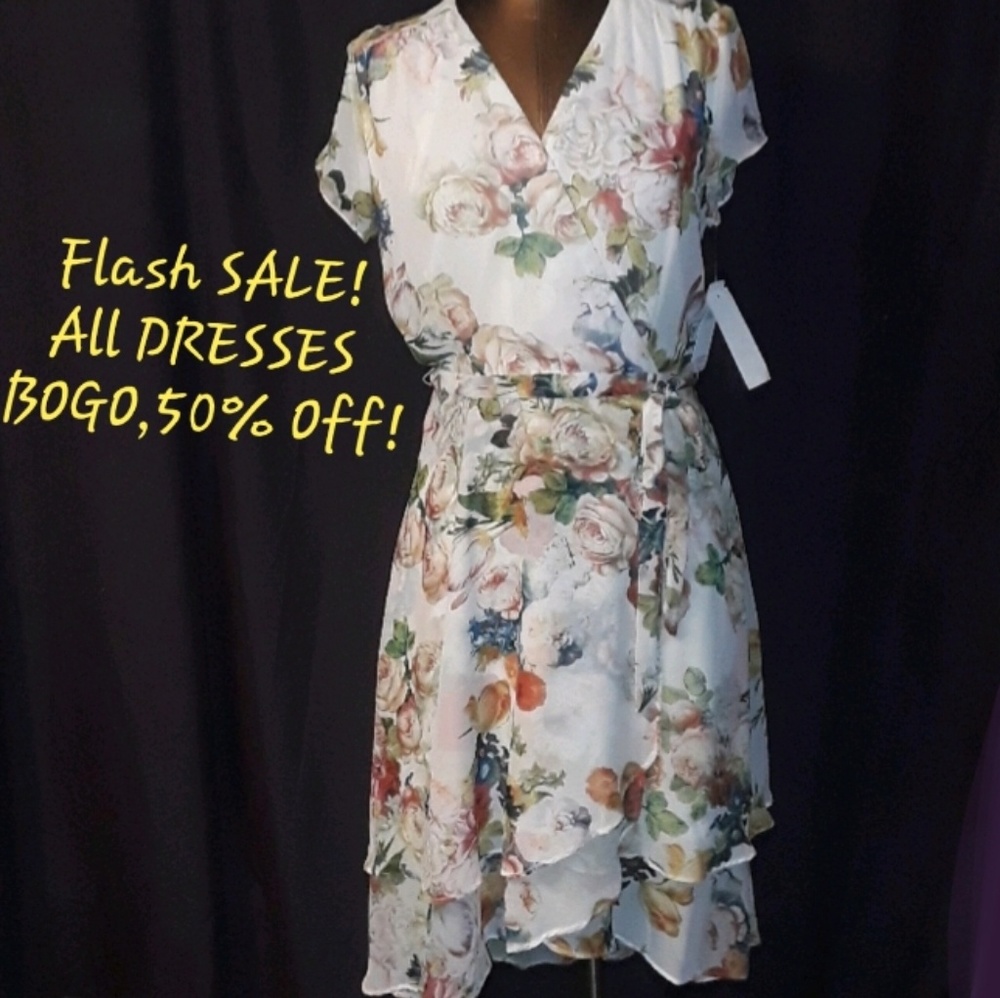 ** Sandra Darren Lined Romantic Midi Floral Dress